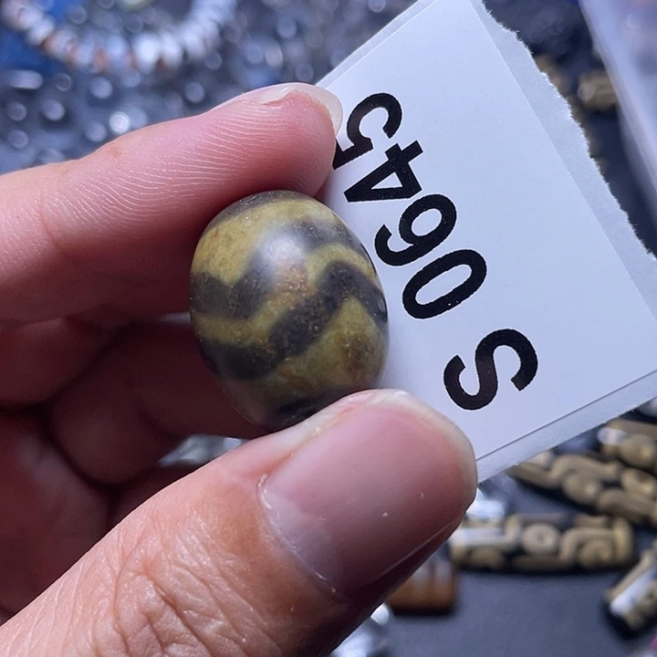 玛瑙/玉髓未镶嵌珠宝半成品瑕疵