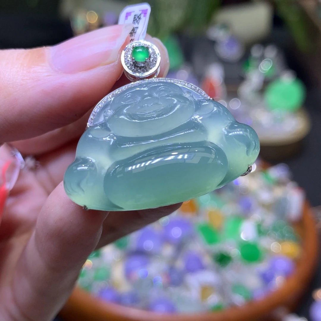 颈饰18K金镶嵌翡翠