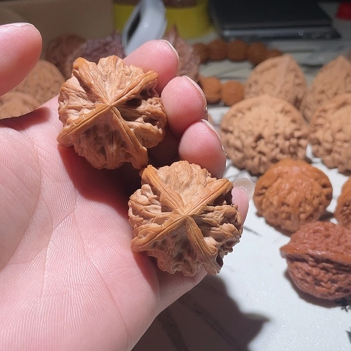 毅***乐文玩核桃吊坠玉玺四棱