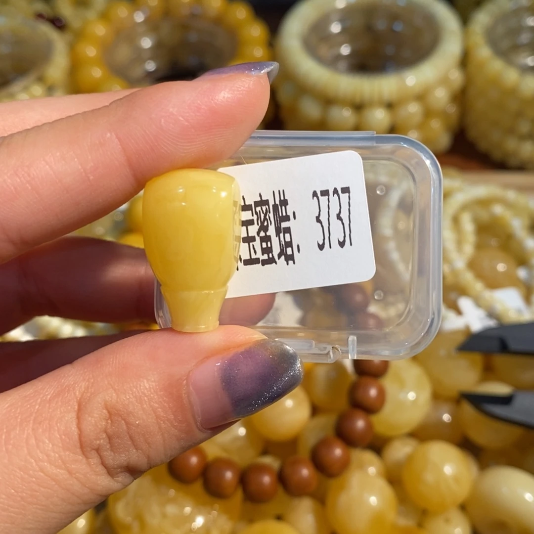 琥珀未镶嵌珠宝奇石3737