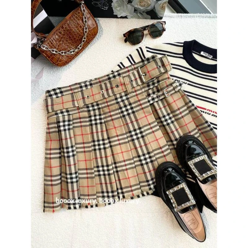 95新 BURBERRY/博柏利  bb2596 绵羊毛 经典格纹短裙 38码