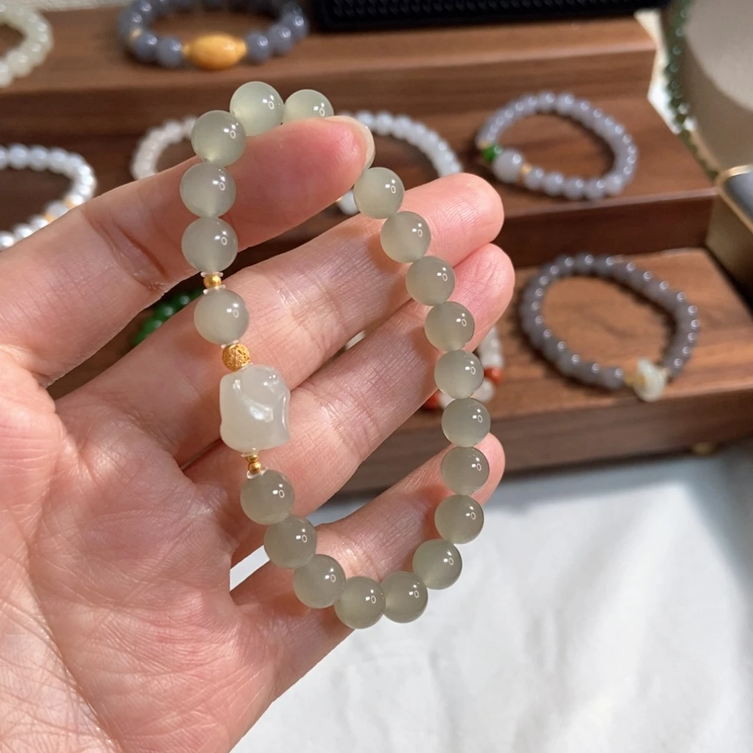 和田玉手链18K金镶嵌8mm浅冰晴猫