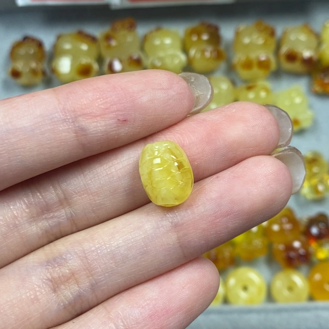 未镶嵌颈饰琥珀富甲天下