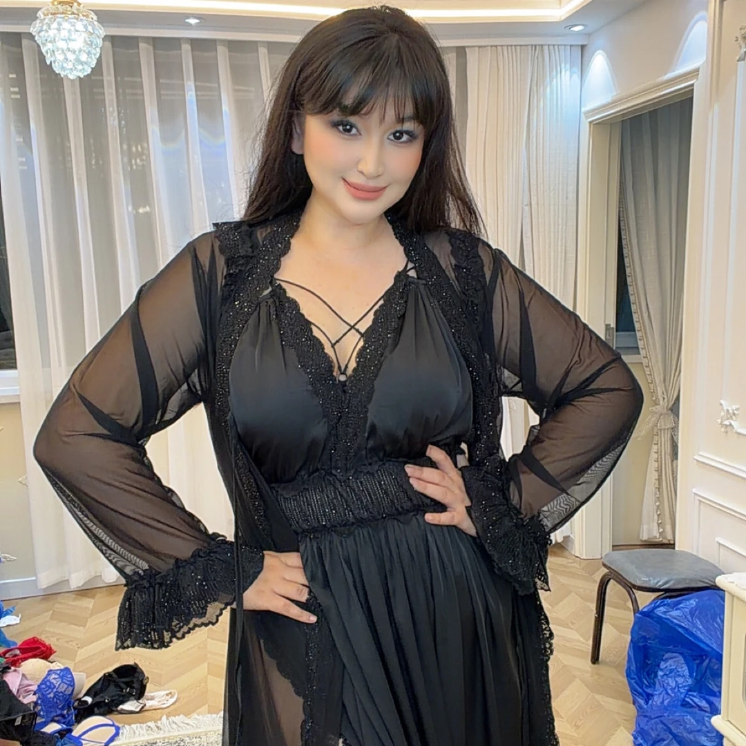 性感带胸垫冰丝吊带开衩睡衣套装适合春秋季节居家穿着