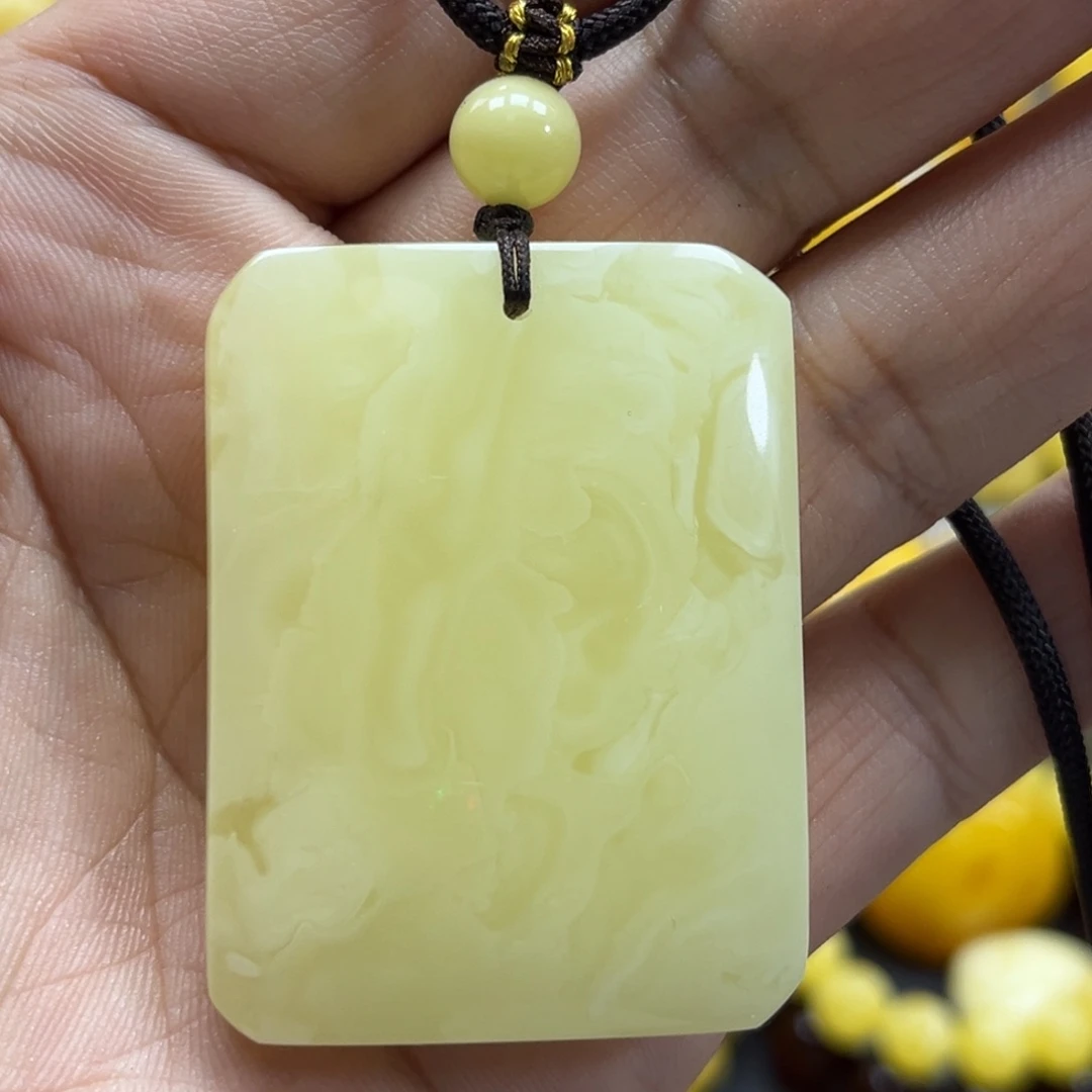 蜜蜡未镶嵌珠宝奇石