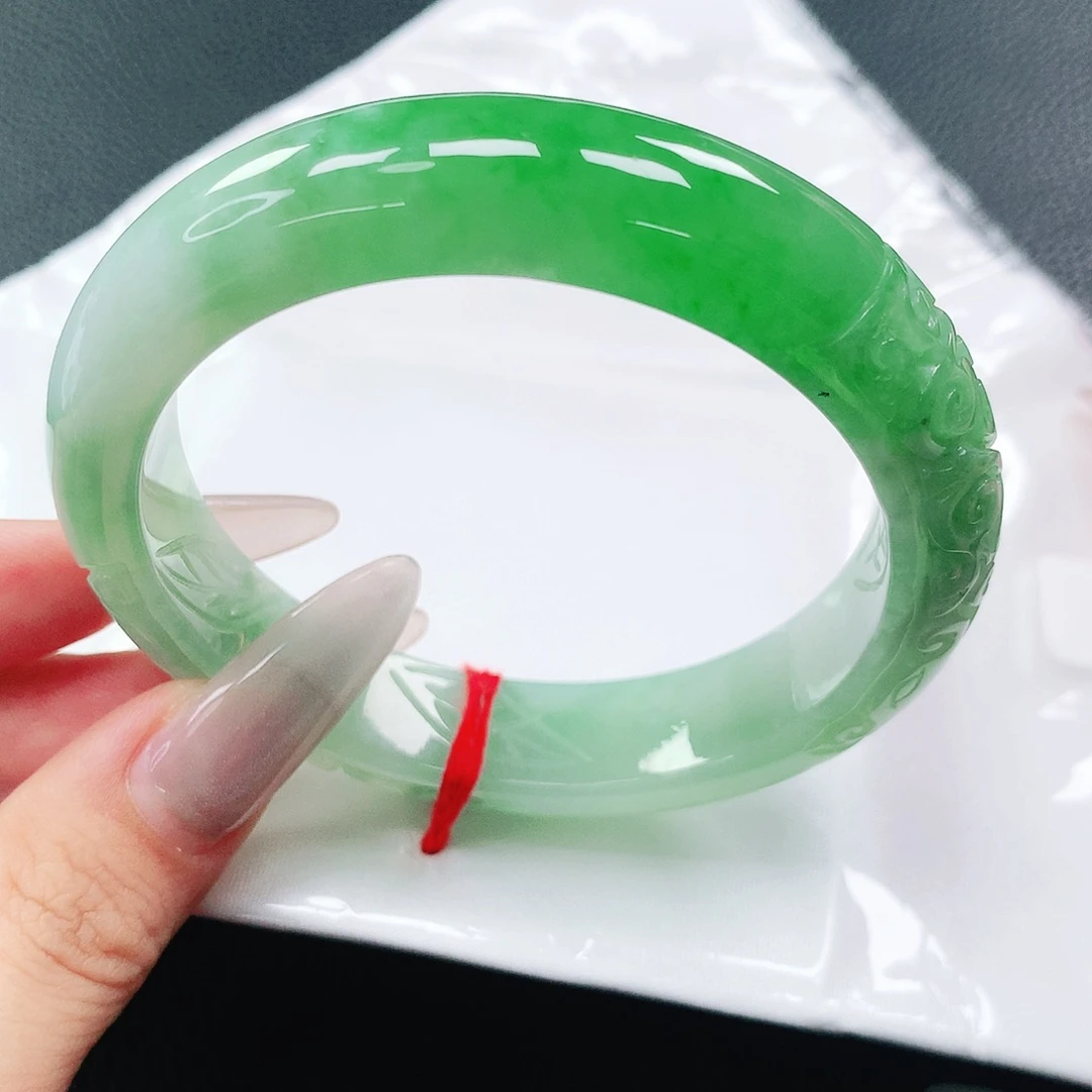 翡翠手镯未镶嵌57圈