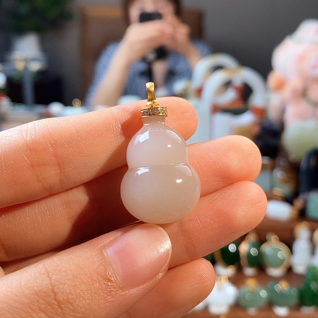 槐***米和田玉18K金镶嵌吊坠(赠链)