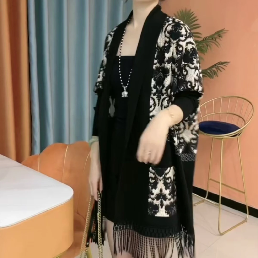 199B时尚披肩外套女装春秋季新款重工流苏针织开衫宽松遮肚上衣