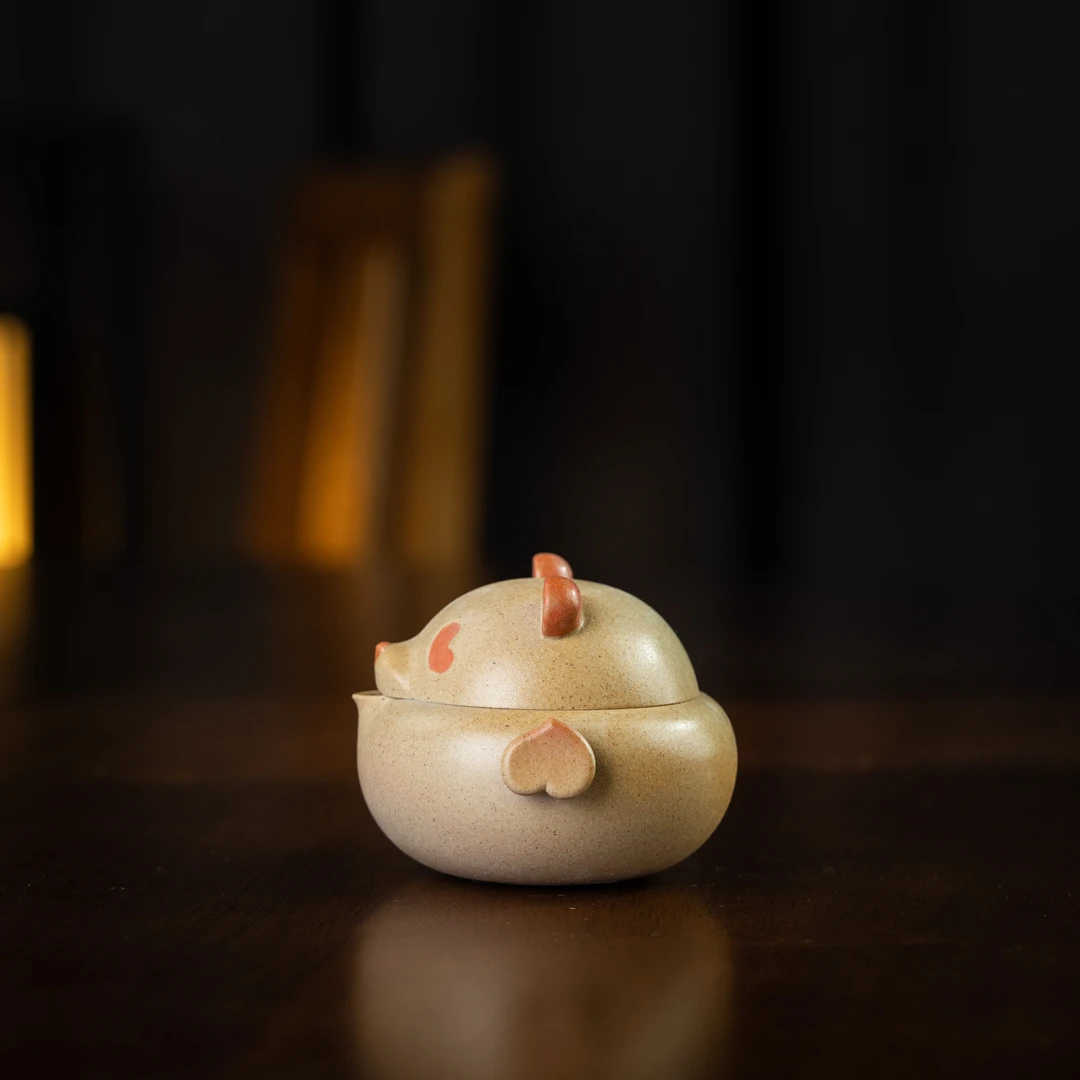 亦缶 熊猫-桃气熊宝瓶 洞主 白段泥柴烧120cc 紫砂壶