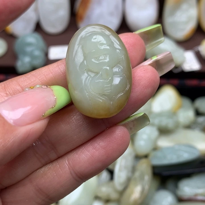 和田玉未镶嵌颈饰