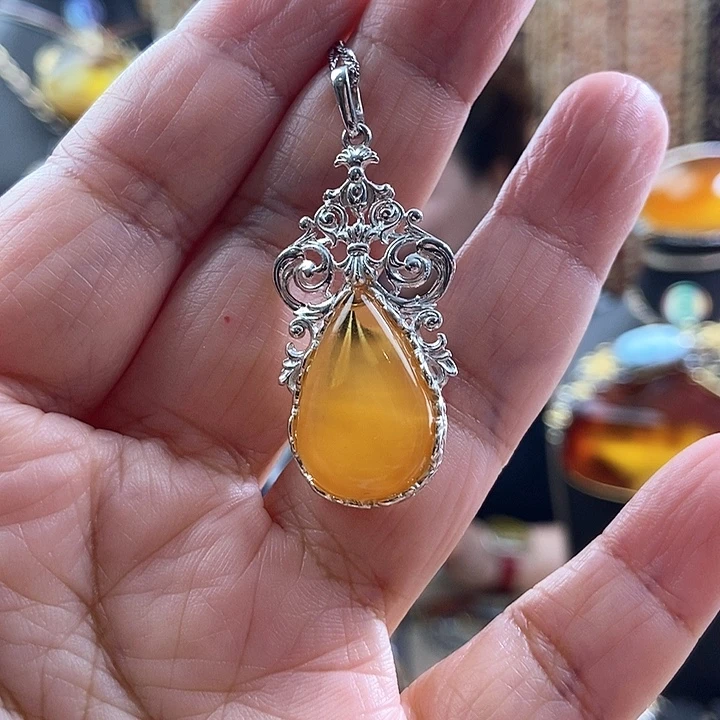 琥珀银S925镶嵌颈饰吊坠