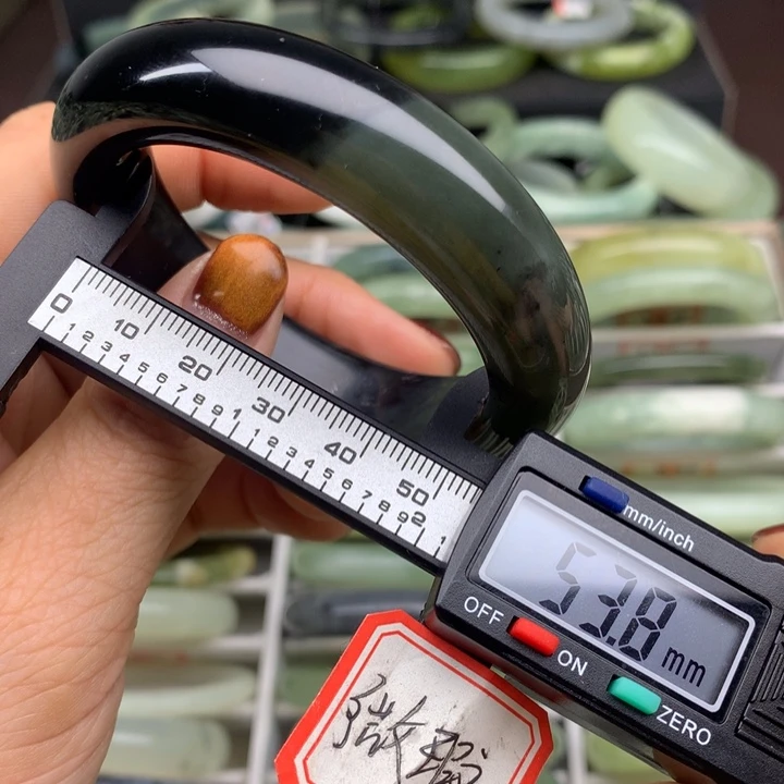 蛇纹石玉未镶嵌手镯538