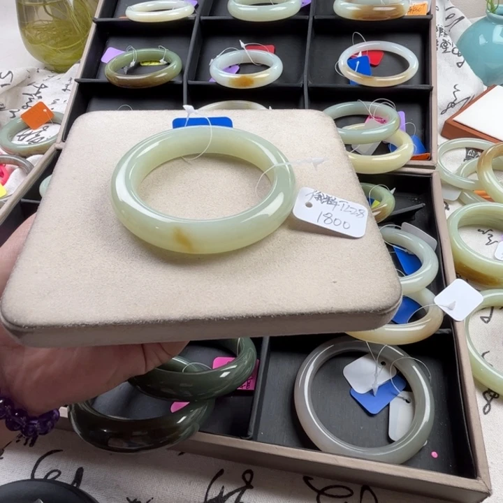 未镶嵌手镯和田玉玲珑美镯57.2