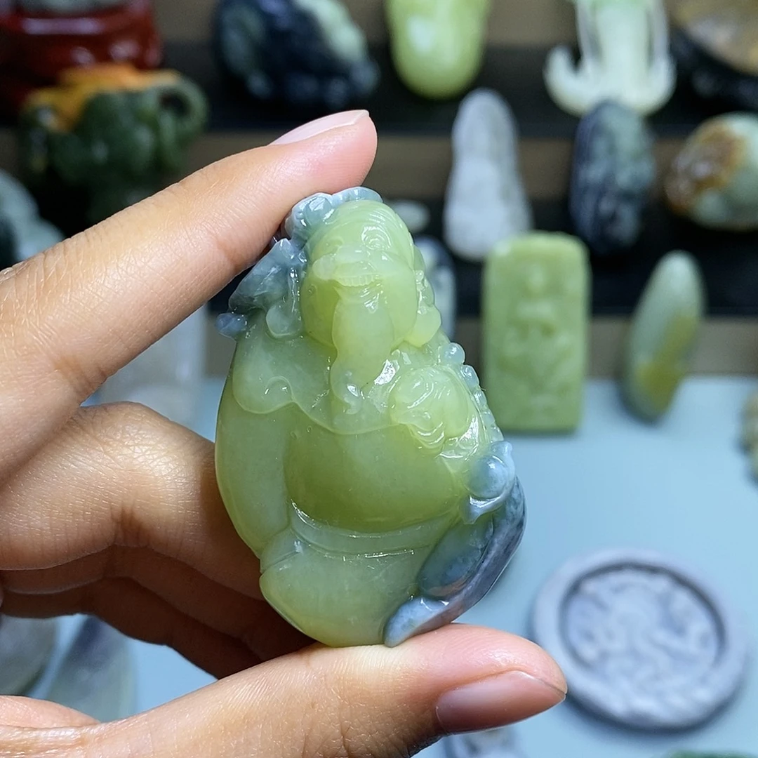 颈饰未镶嵌和田玉己*置