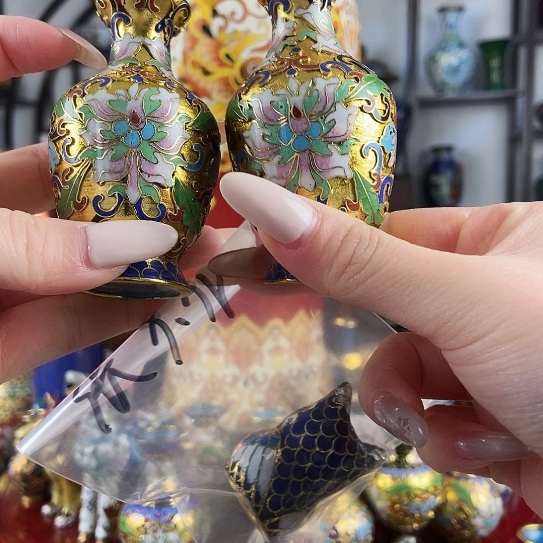 张***龖铜两个金地蒜头瓶 一个猫头鹰