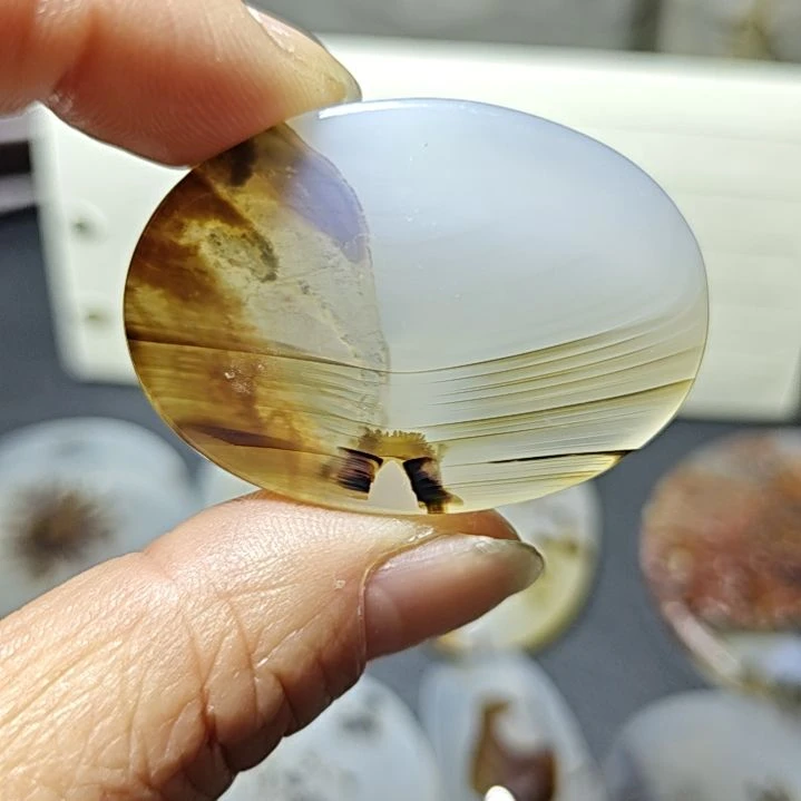 玛瑙/玉髓未镶嵌珠宝奇石