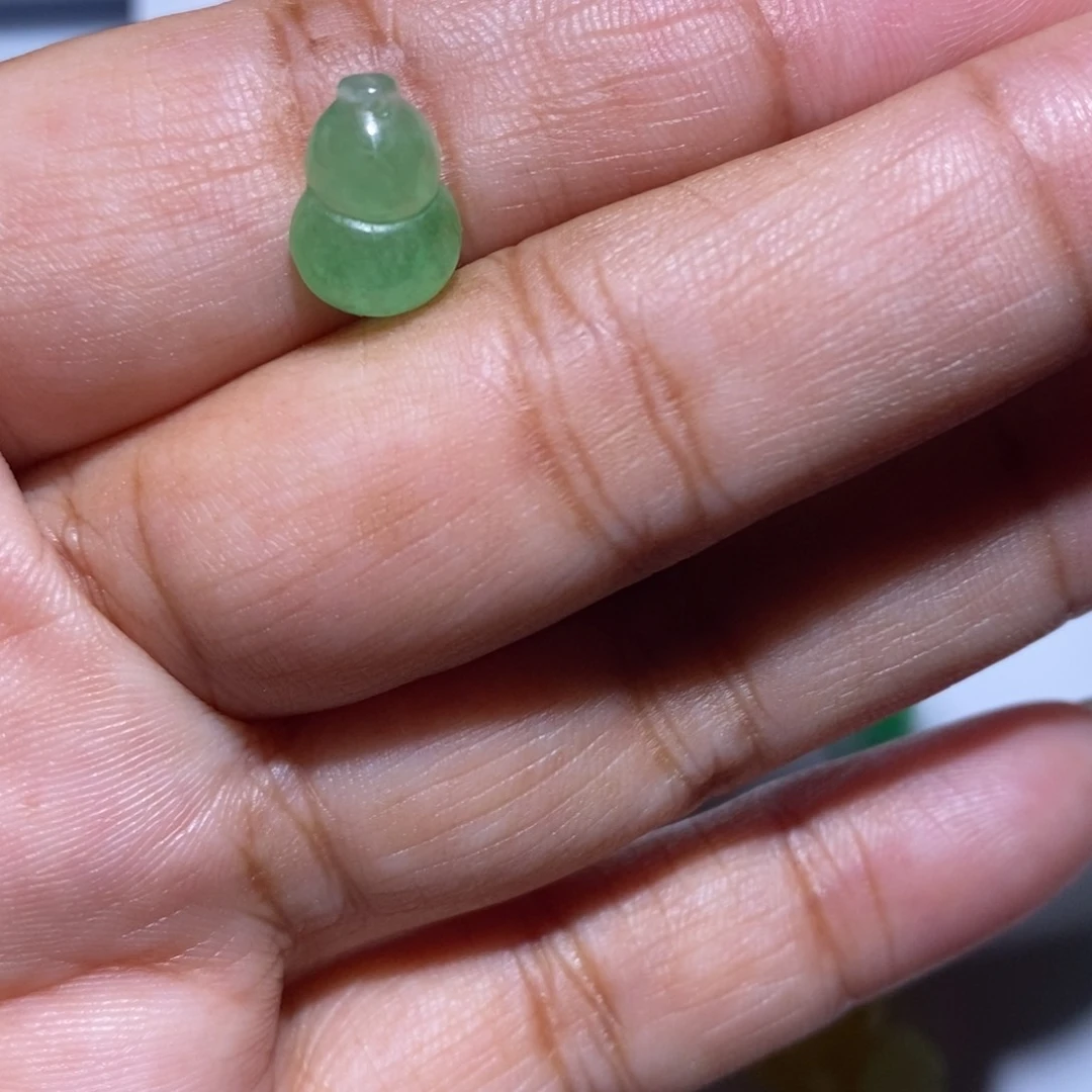 颈饰未镶嵌翡翠小****香