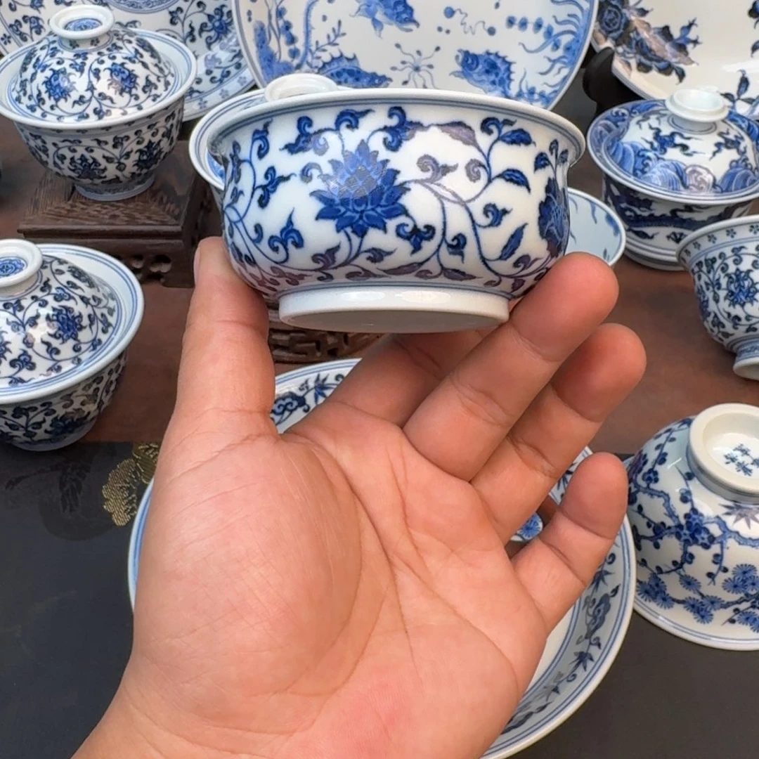 摆件缠枝莲卢氏手绘