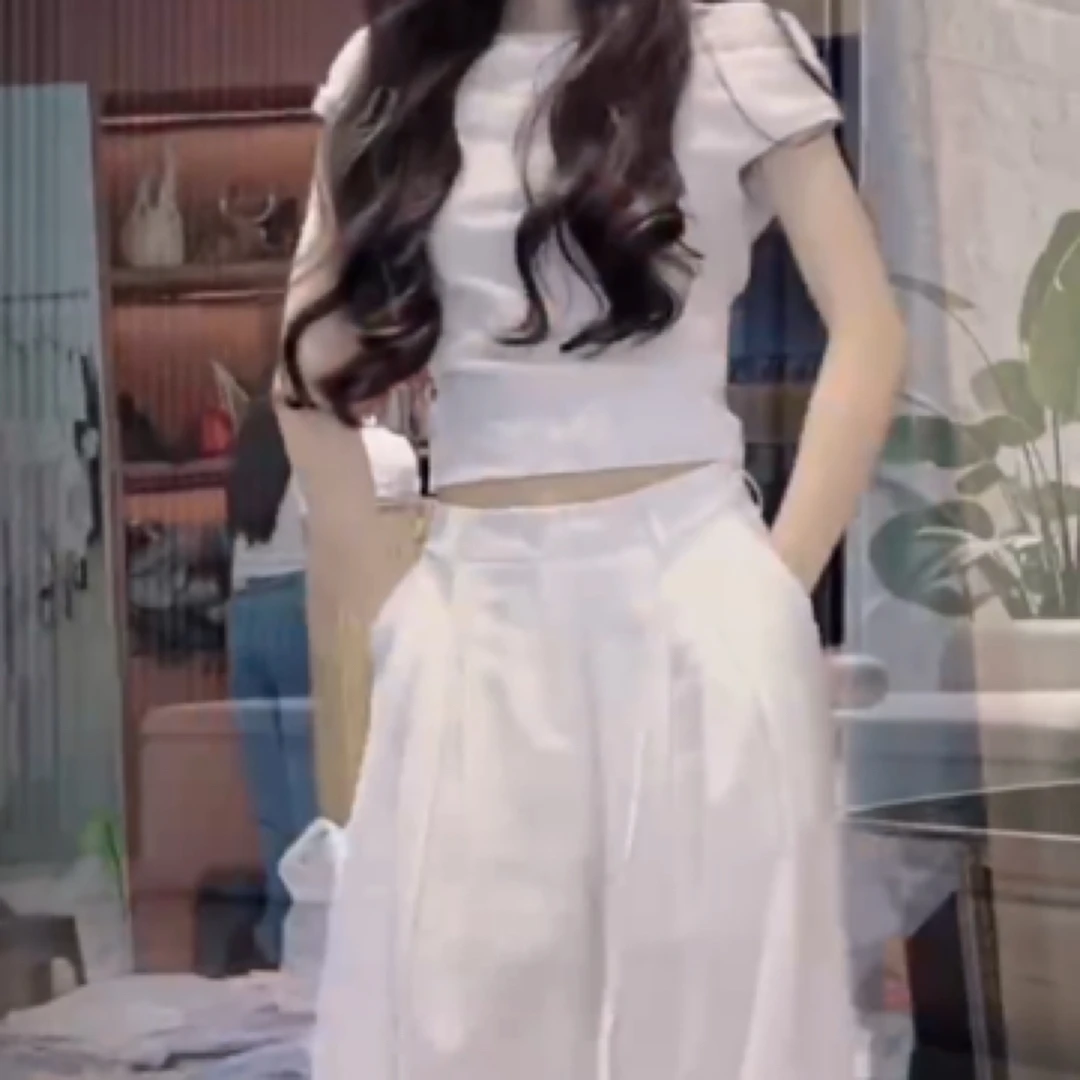 新款时尚舒适透气休闲百搭潮流精品女装