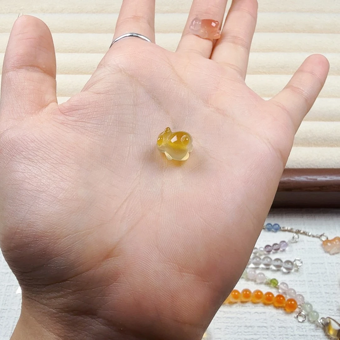 郝***余玛瑙/玉髓颈饰合金