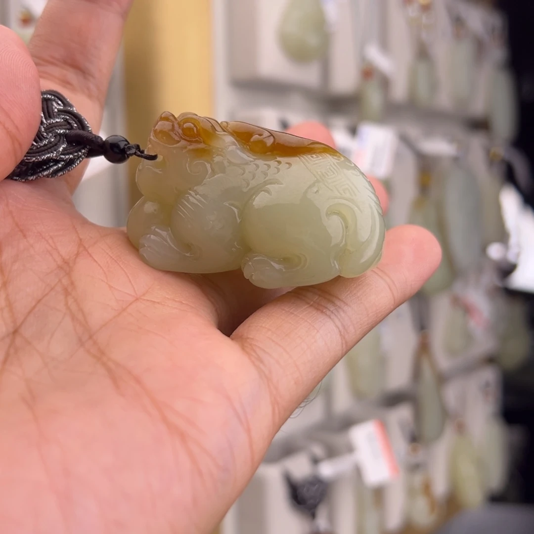 失***风和田玉（糖玉）未镶嵌颈饰