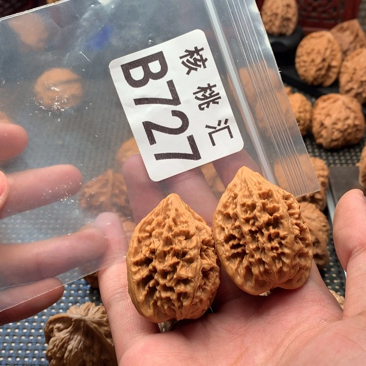 文玩核桃吊坠秦鸡