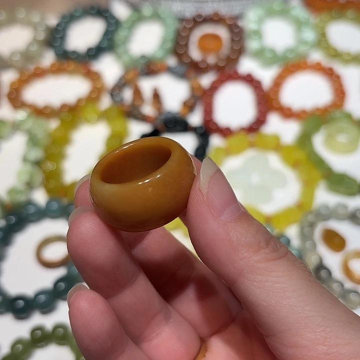 蛇纹石玉未镶嵌戒指