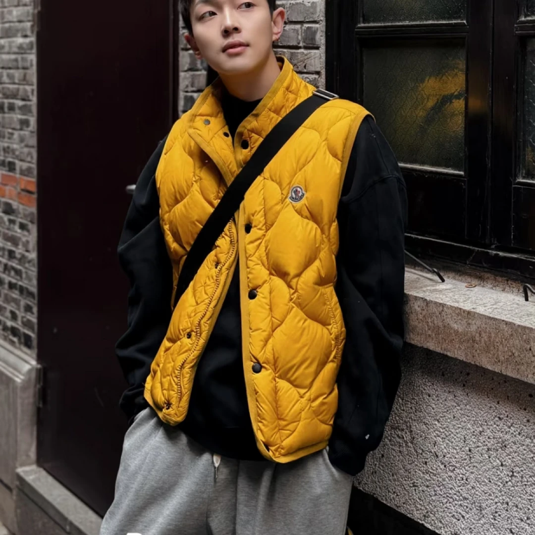 95新 MONCLER  bb2560 羽绒 黄色菱格羽绒马甲 2码