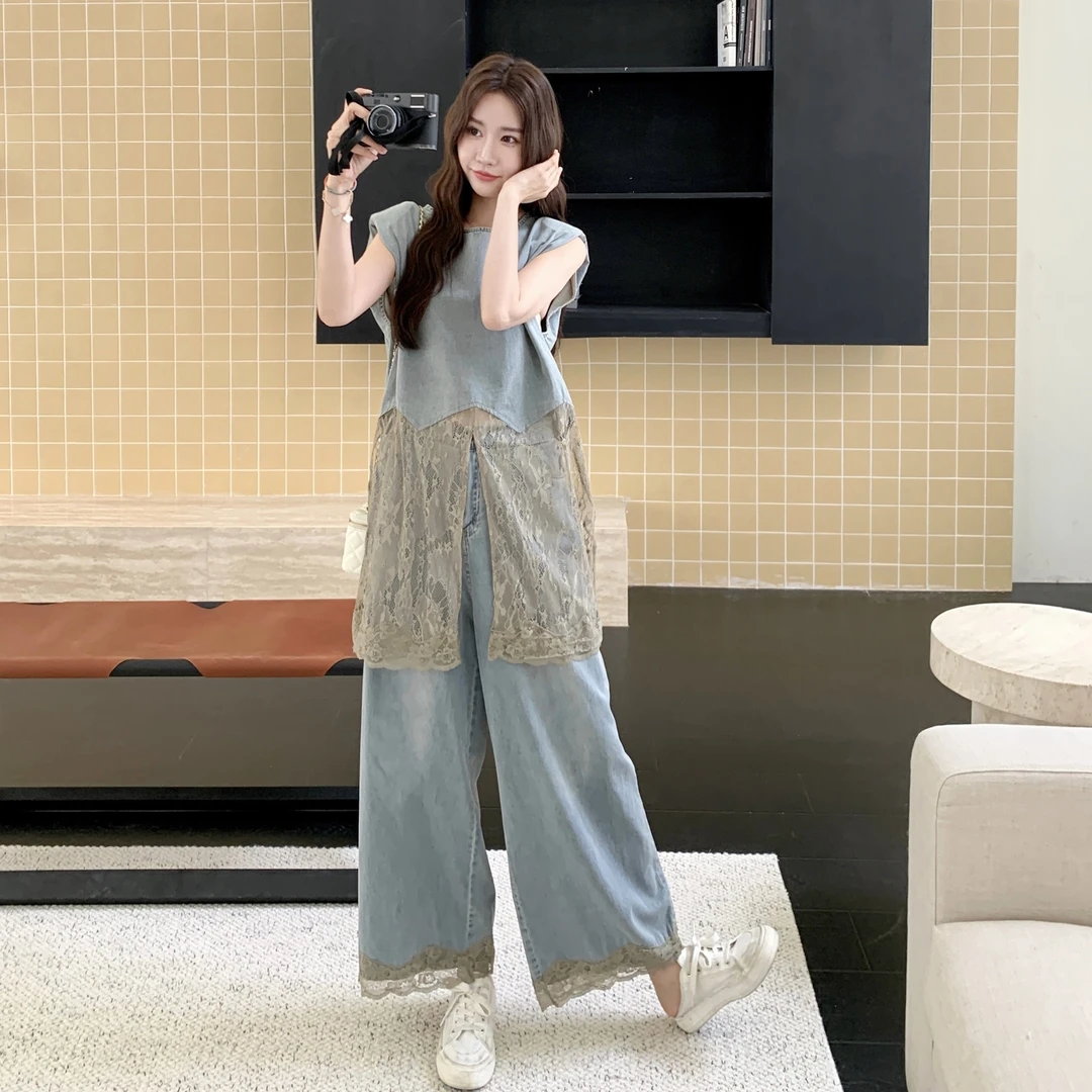 巨好看的夏装一整套2025夏爆款蕾丝拼接牛仔无袖上衣阔腿裤两件套