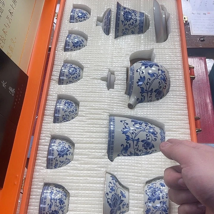 孤品茶具套装等。