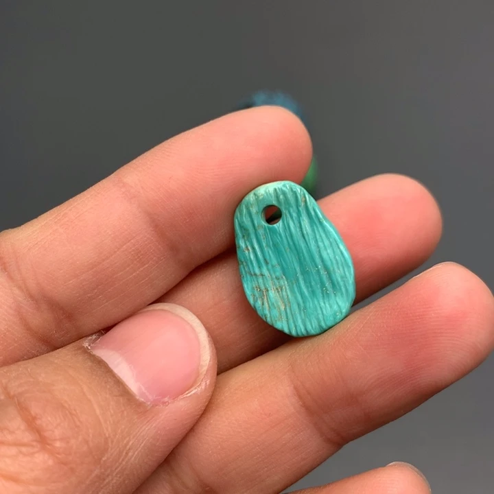 绿松石颈饰未镶嵌