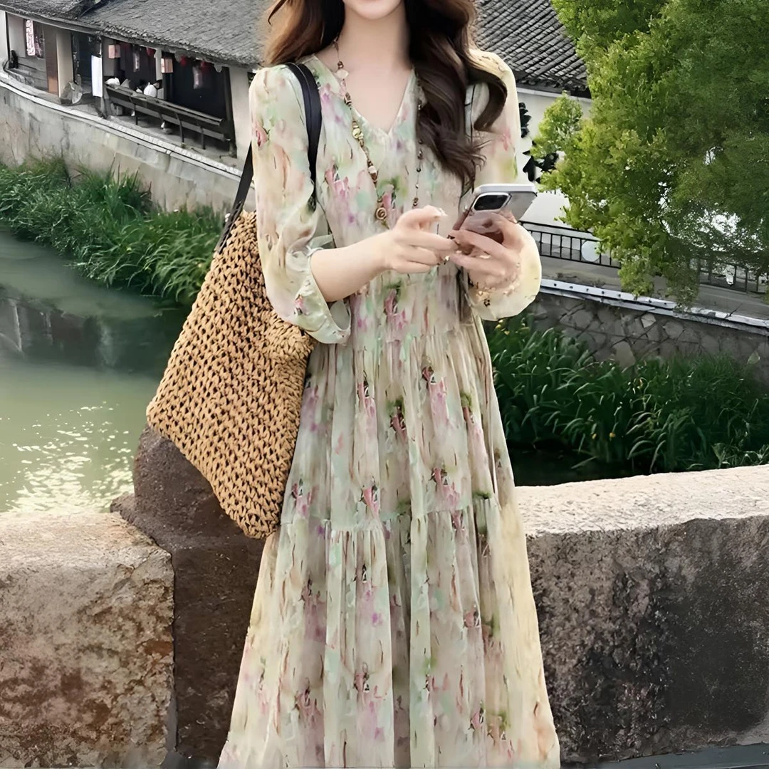 法式度假风气质印花连衣裙女2026夏季新款宽松显瘦系带收腰长裙子