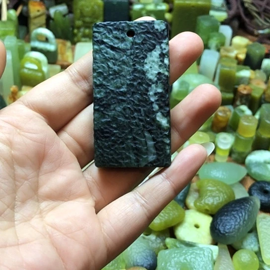 未镶嵌岫玉吊坠岫