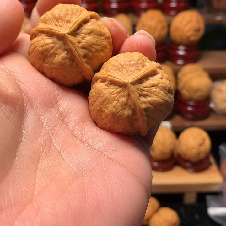 桃核吊坠球奔三棱35尺寸