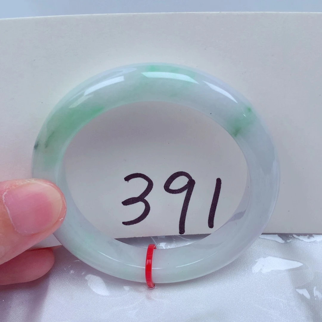 翡翠手镯未镶嵌翡翠