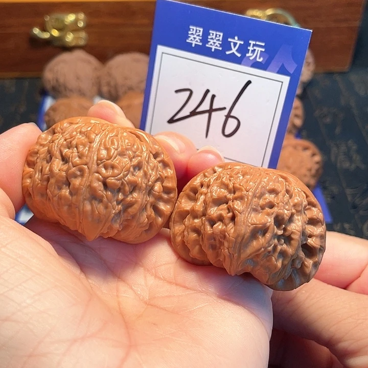 文玩核桃吊坠246号白狮子4.6