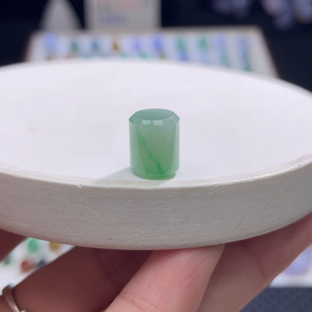 散珠翡翠特色飘金丝绿桶珠卡10.3-8.5mm