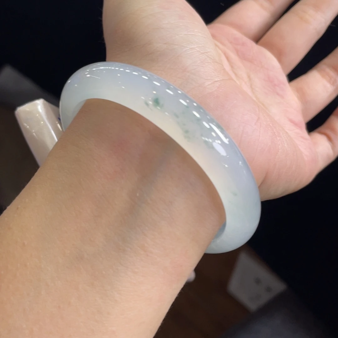 翡翠未镶嵌手镯31号 56.2冰胶起光飘花