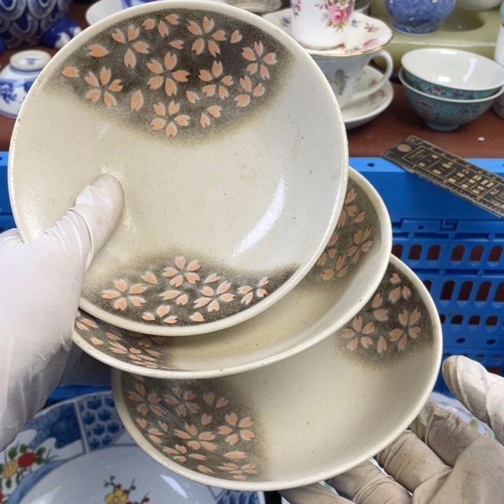 他家瓷器真美…开播了