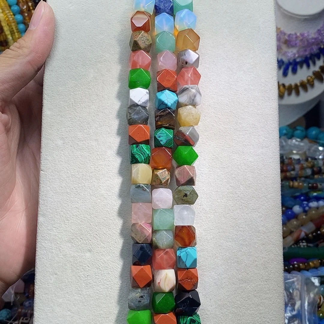 石英质玉未镶嵌，多宝冲角10×10mm20颗，