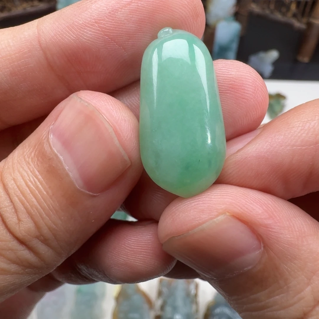 定制翡翠未镶嵌挂件