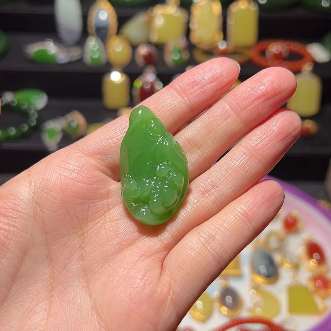 和田玉颈饰未镶嵌月****e