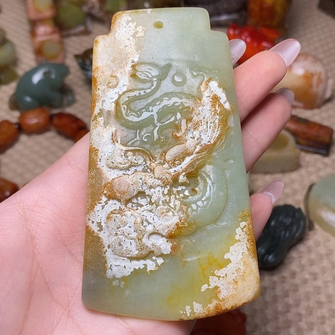蛇纹石玉未镶嵌颈饰