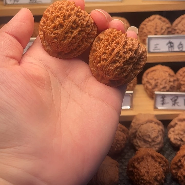 文玩核桃把件41三角疆