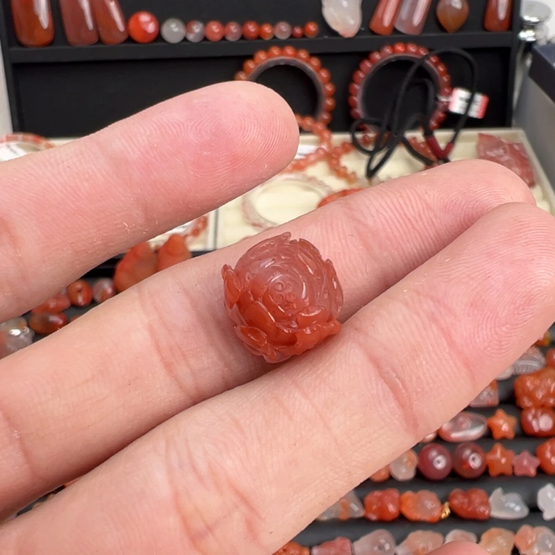 花***吖南红玛瑙未镶嵌颈饰牡丹花