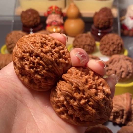 文玩核桃吊坠41虎头王