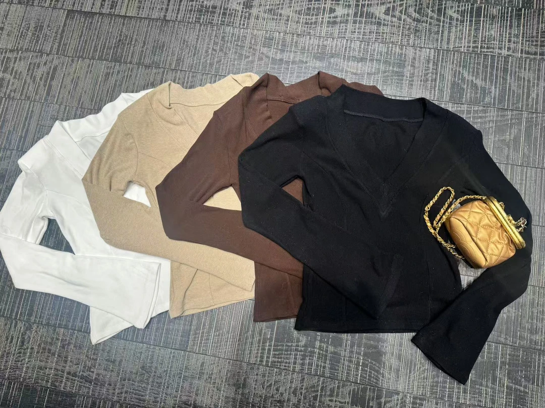 大气元(上衣）复古V领T恤