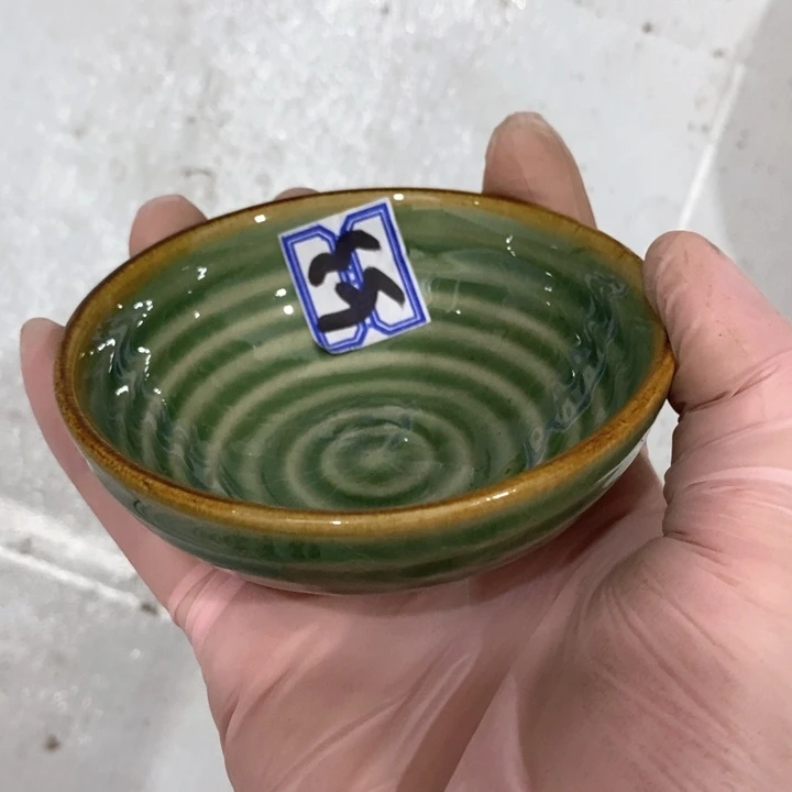 瓷片帝王绿小茶盏口径8.5厘米