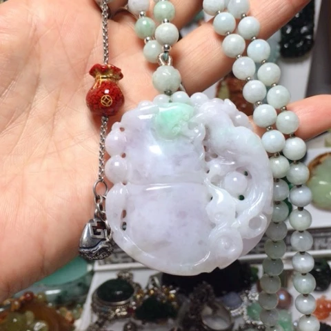 翡翠未镶嵌吊坠(赠链)