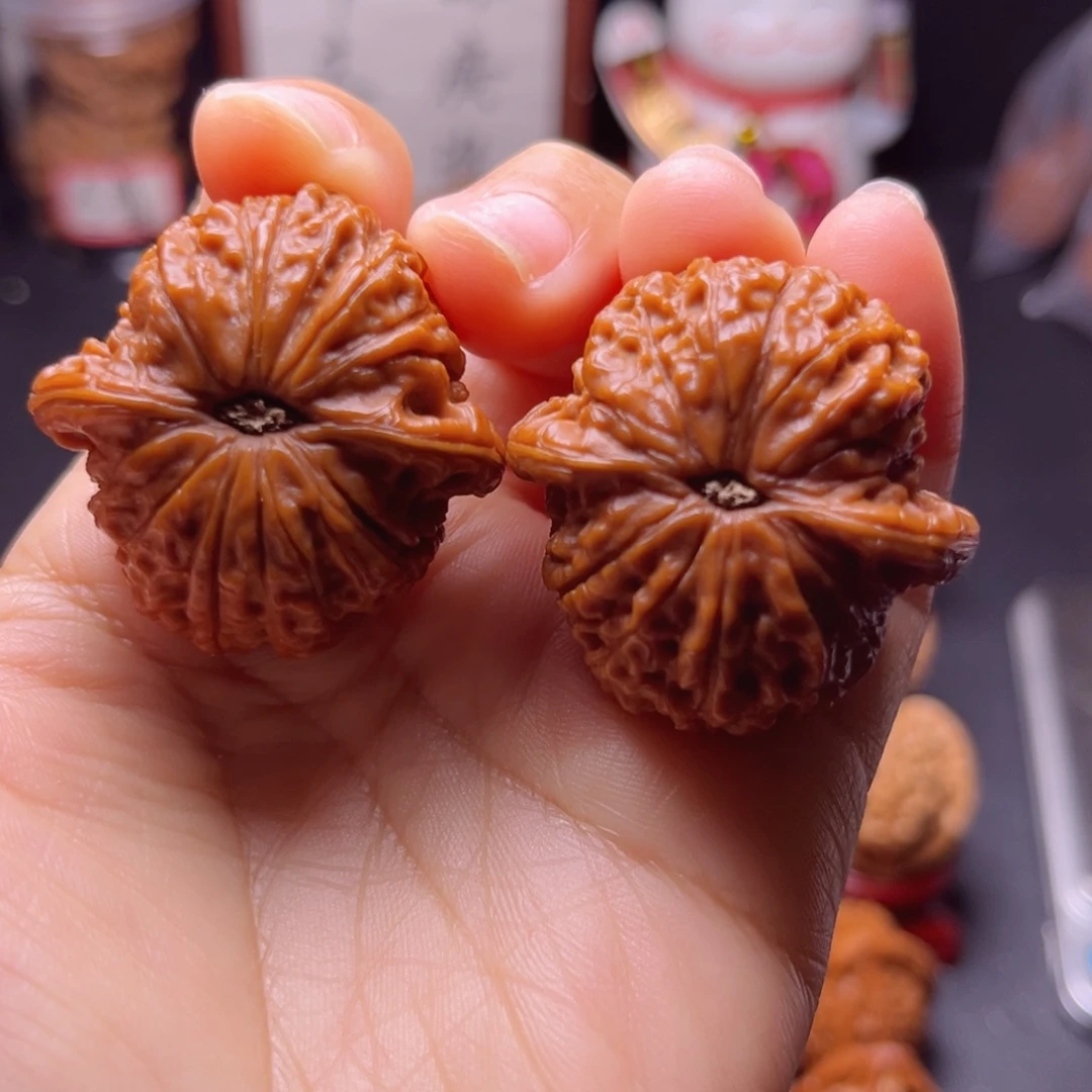 文玩核桃吊坠全品，货头，血麒麟